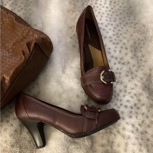 Cloud, walkers, size 9 maroon loafer pumps